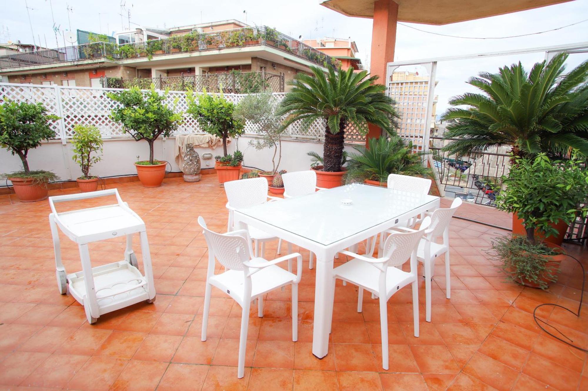 Oasi Urbana - The Vatican Roof Garden Apartment